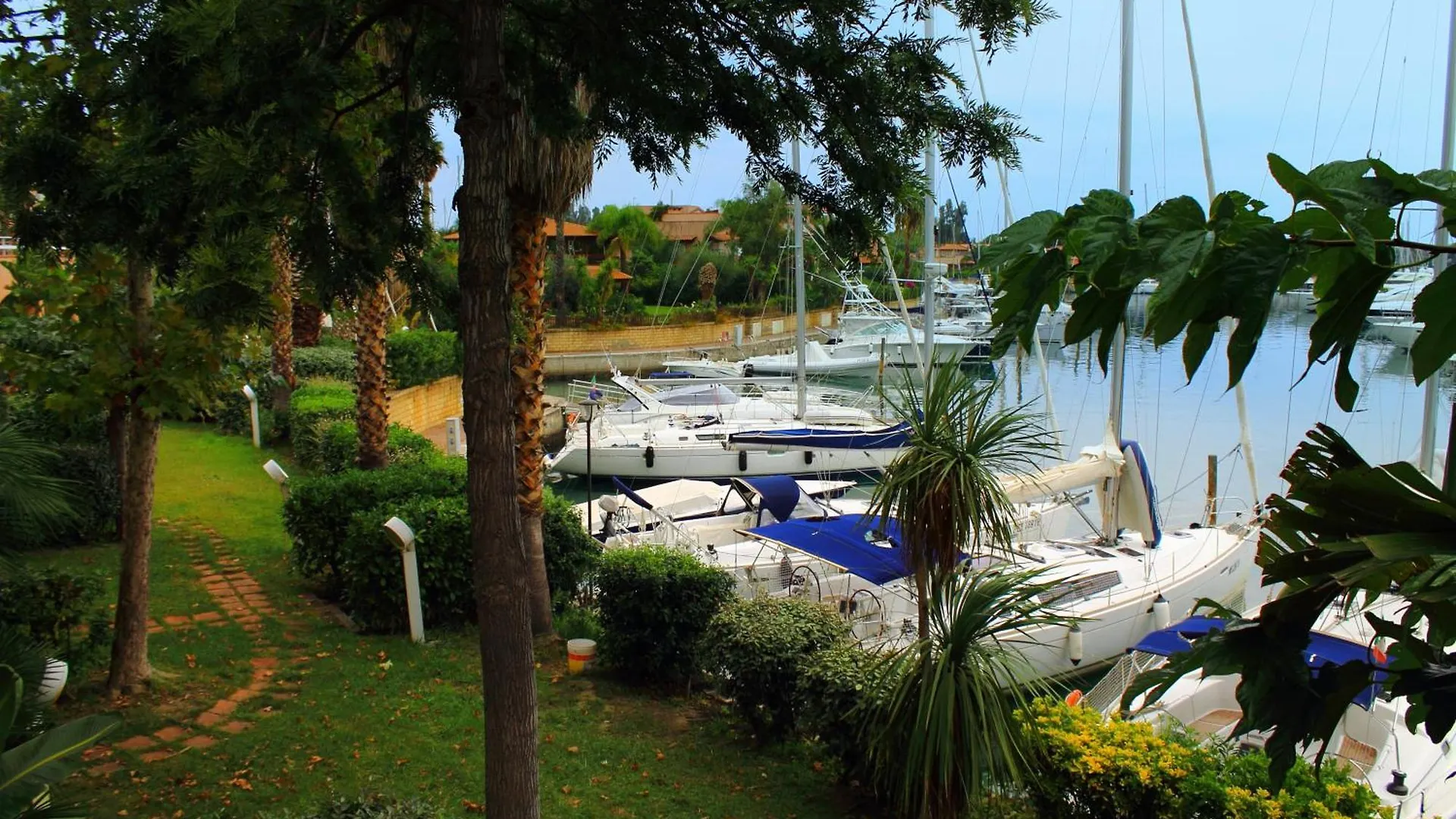 Laguna Azzurra Portorosa Furnari Itália